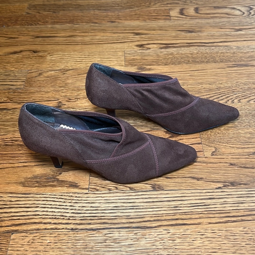 BELLA VITA women’s kitten bootie size 6